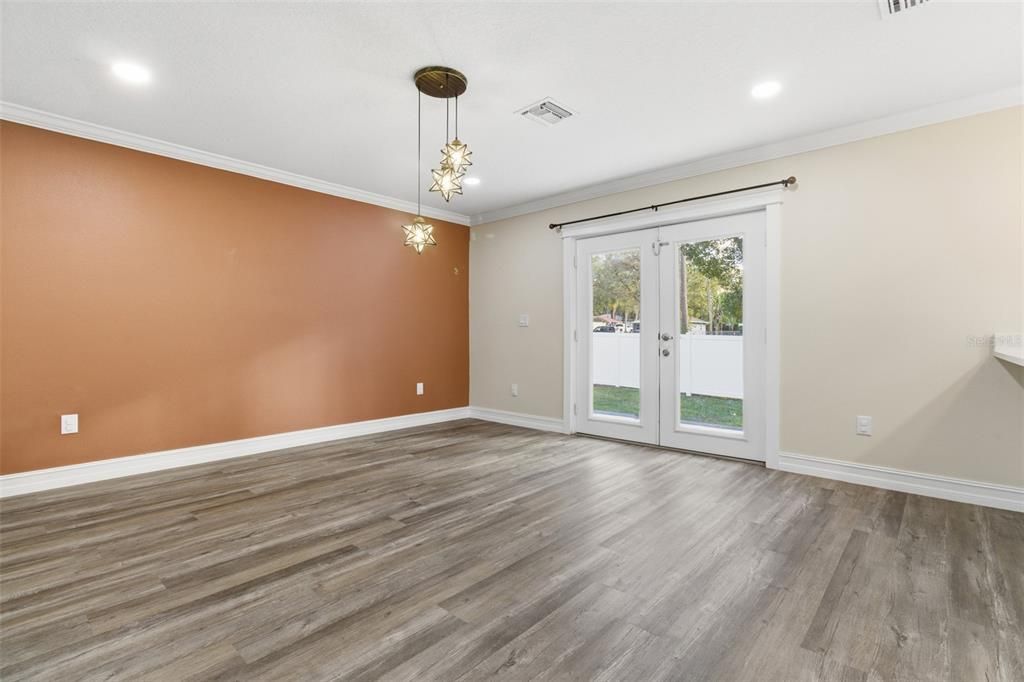 En Venta: $374,999 (3 camas, 2 baños, 1702 Pies cuadrados)