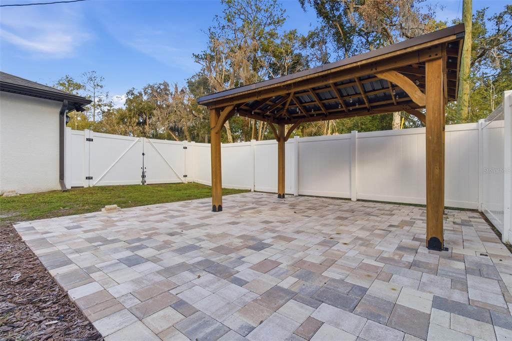 En Venta: $374,999 (3 camas, 2 baños, 1702 Pies cuadrados)