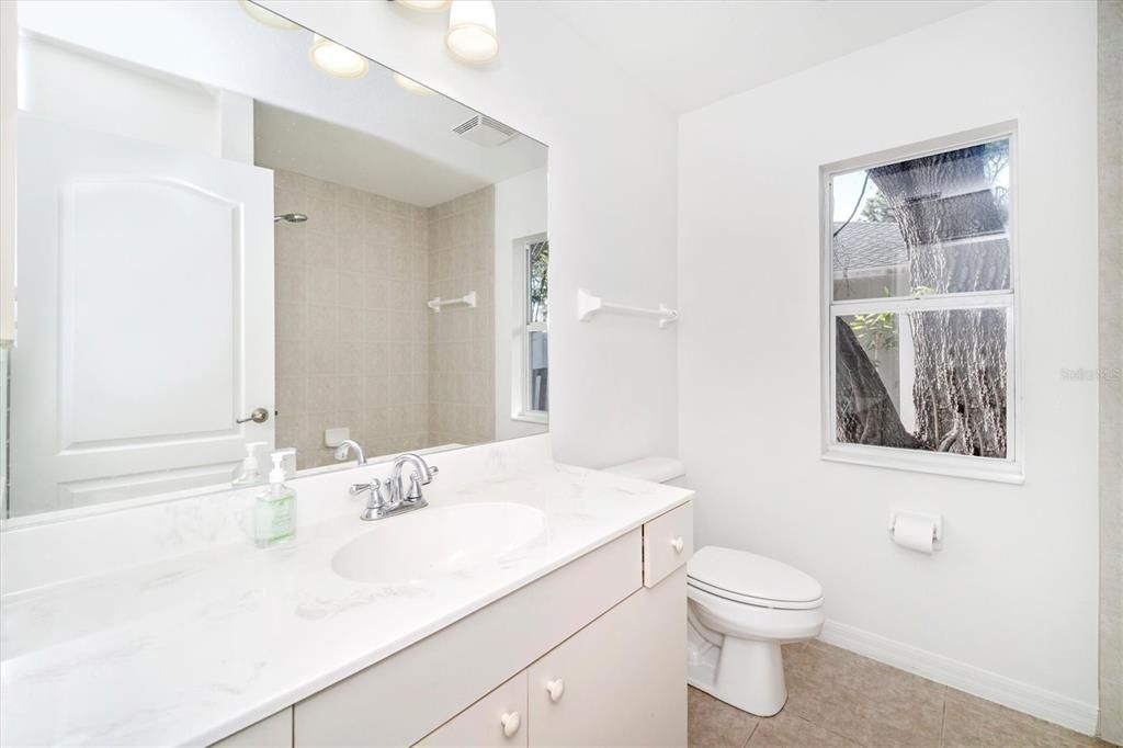 Под контрактом: $2,200 (3 спален, 2 ванн, 1818 Квадратных фут)