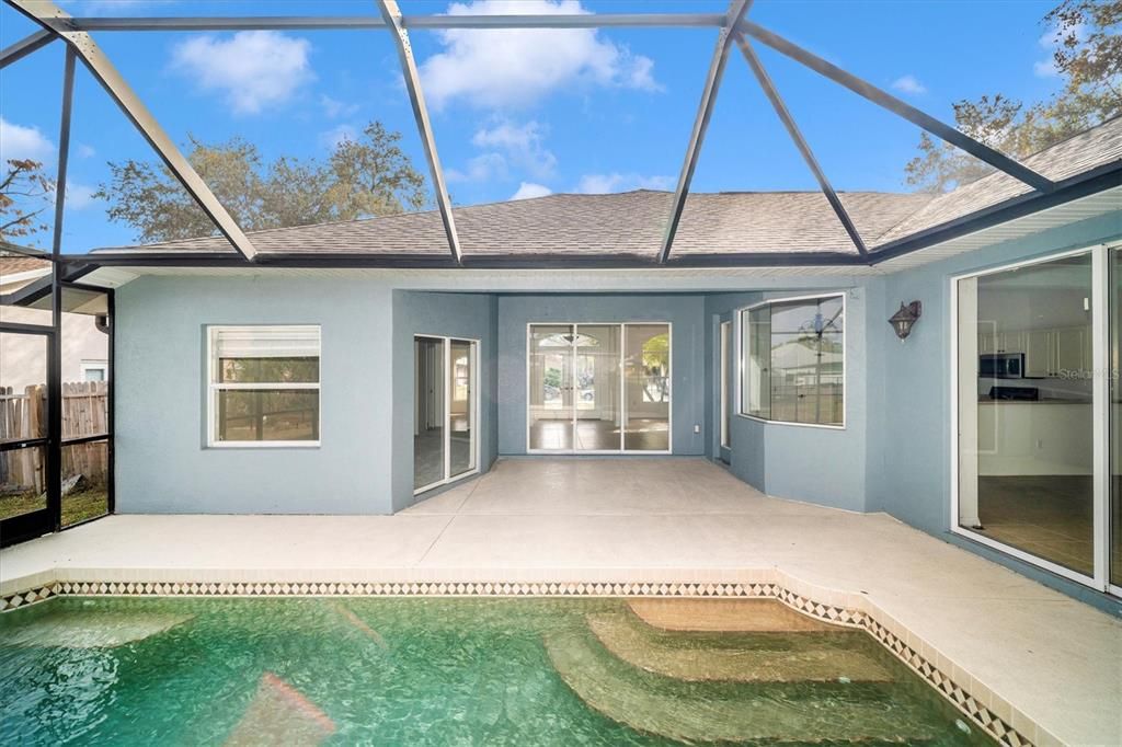 Под контрактом: $2,200 (3 спален, 2 ванн, 1818 Квадратных фут)