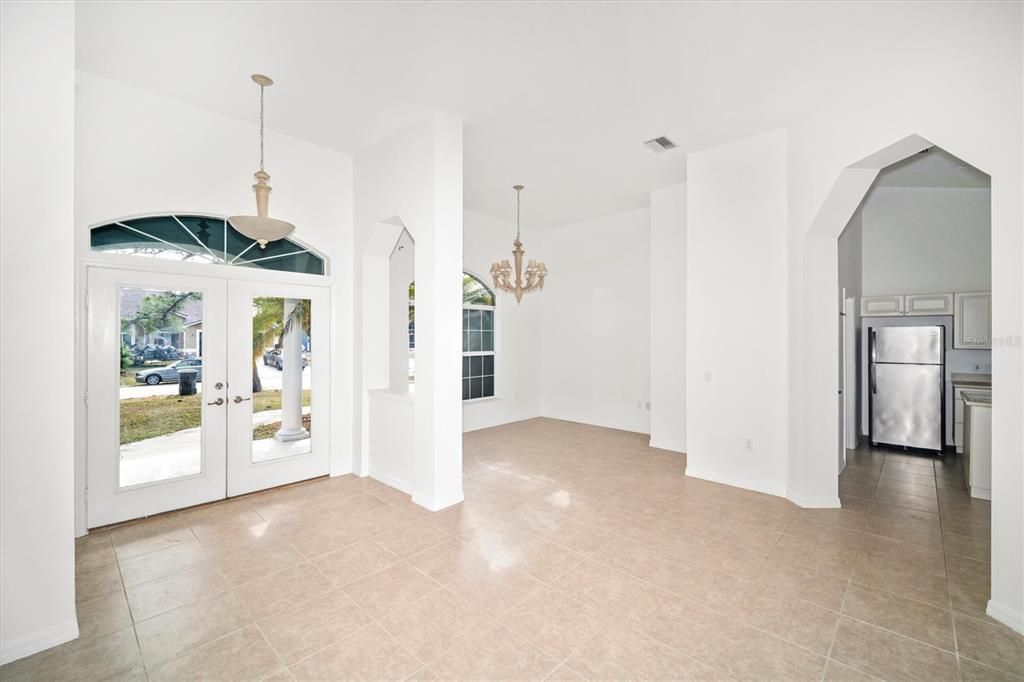 Под контрактом: $2,200 (3 спален, 2 ванн, 1818 Квадратных фут)