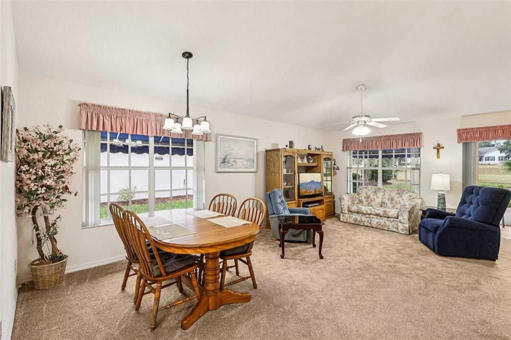 For Sale: $235,000 (2 beds, 2 baths, 1228 Square Feet)