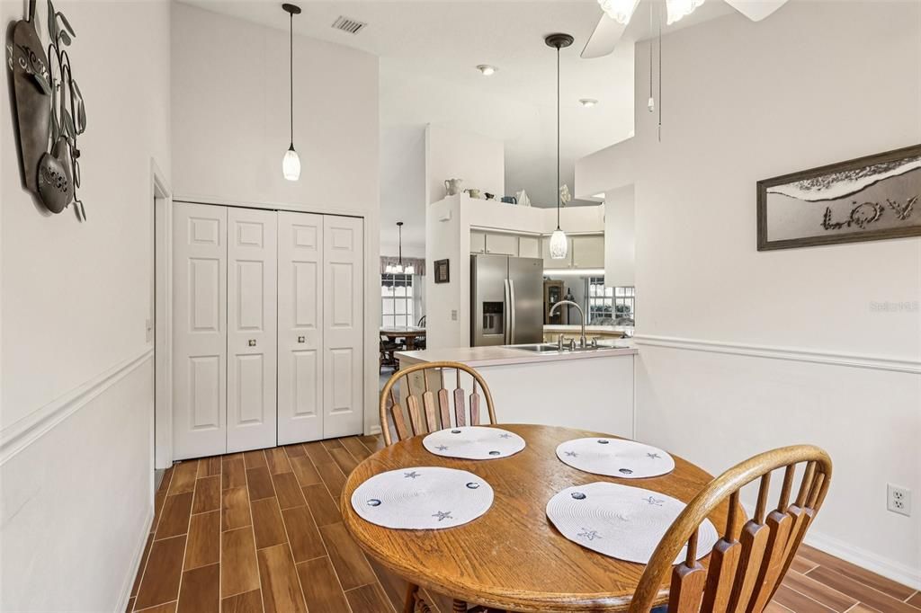 For Sale: $235,000 (2 beds, 2 baths, 1228 Square Feet)