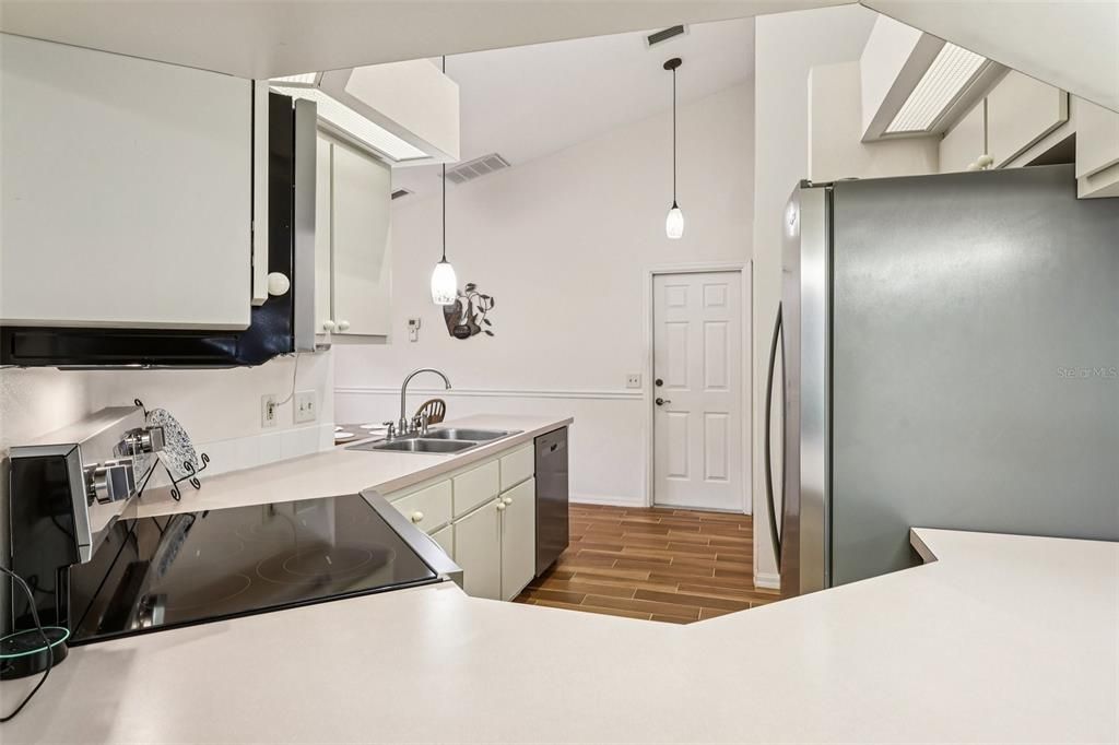 For Sale: $235,000 (2 beds, 2 baths, 1228 Square Feet)