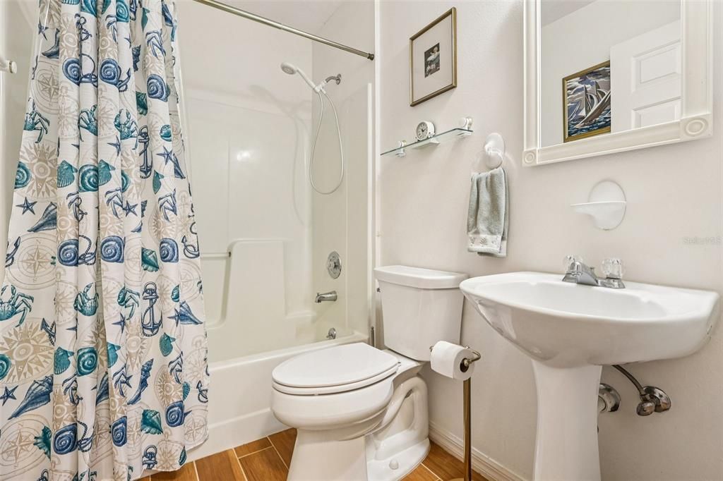 For Sale: $235,000 (2 beds, 2 baths, 1228 Square Feet)