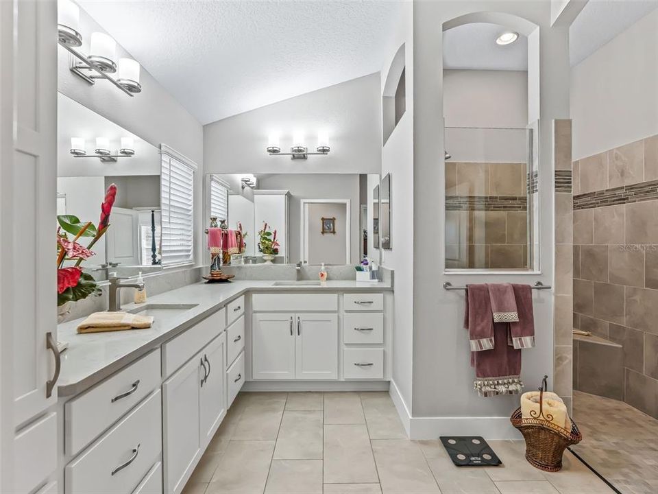 待售: $799,900 (3 贝兹, 3 浴室, 1977 平方英尺)