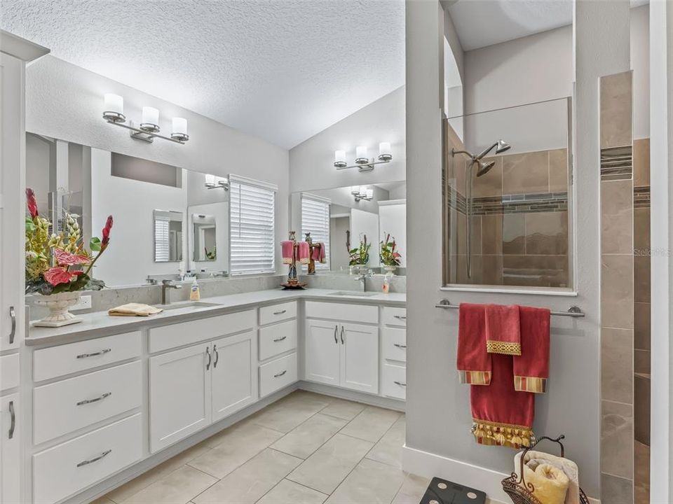 待售: $799,900 (3 贝兹, 3 浴室, 1977 平方英尺)