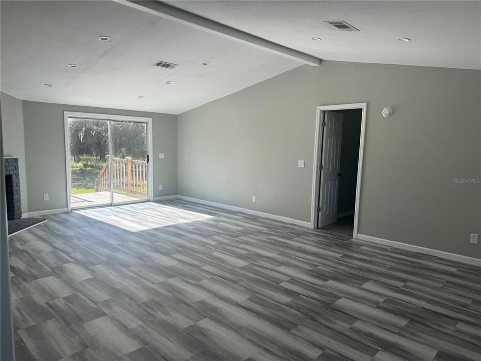 For Rent: $2,200 (3 beds, 2 baths, 1620 Square Feet)