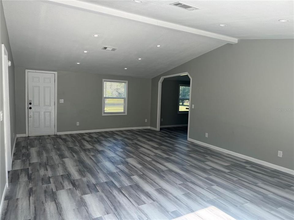 For Rent: $2,200 (3 beds, 2 baths, 1620 Square Feet)