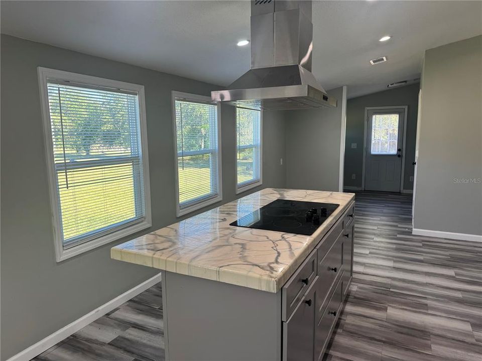 For Rent: $2,200 (3 beds, 2 baths, 1620 Square Feet)