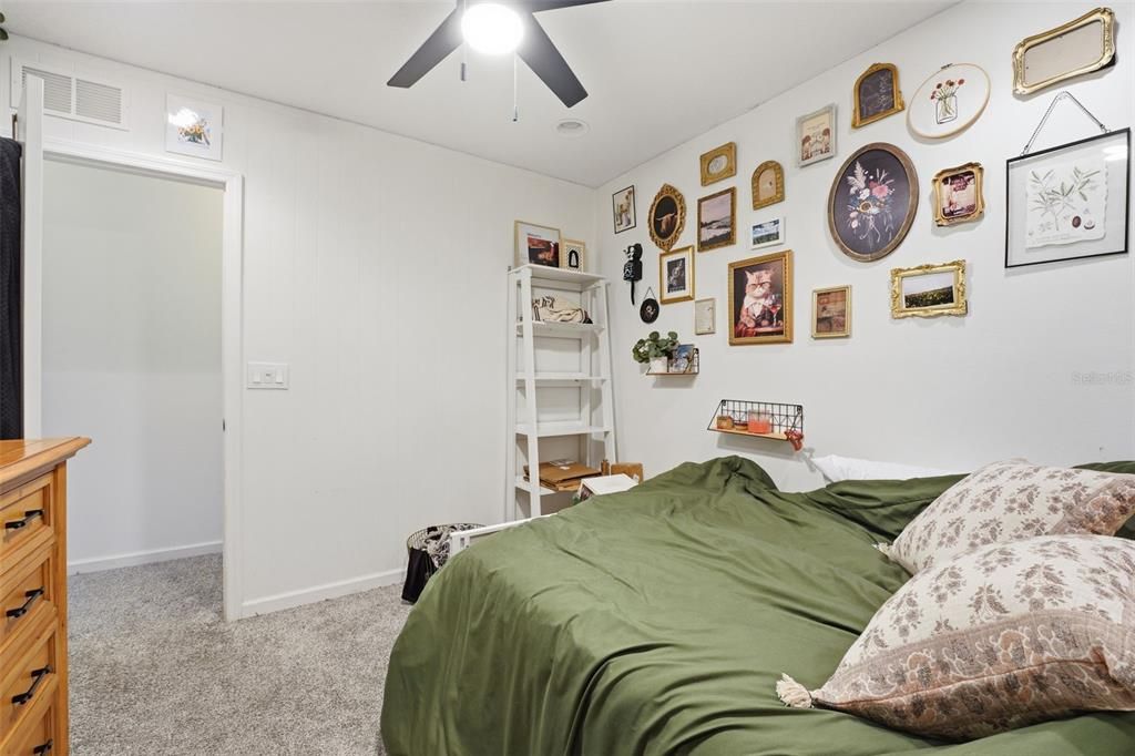 待售: $245,000 (2 贝兹, 2 浴室, 1537 平方英尺)