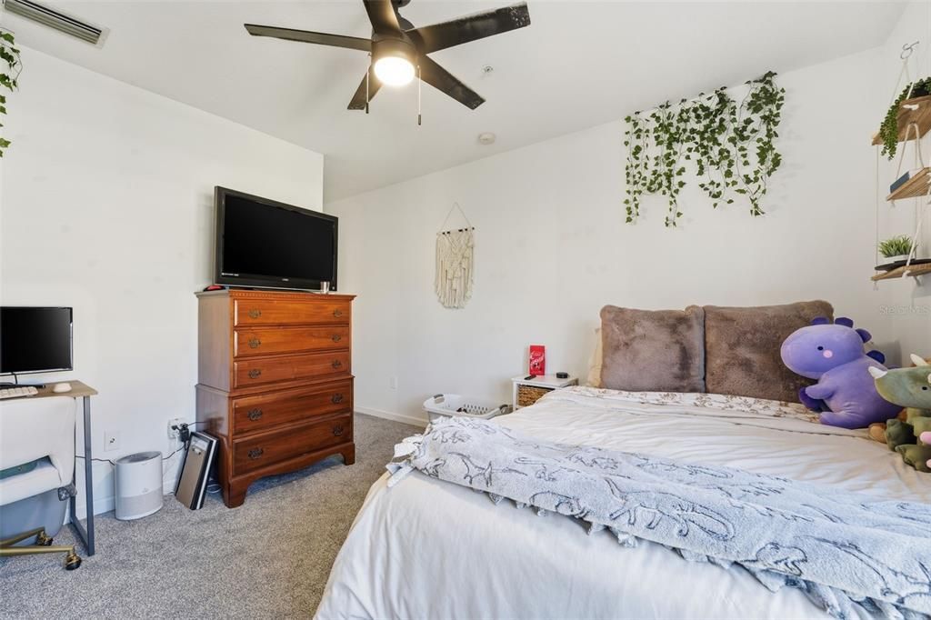 待售: $245,000 (2 贝兹, 2 浴室, 1537 平方英尺)