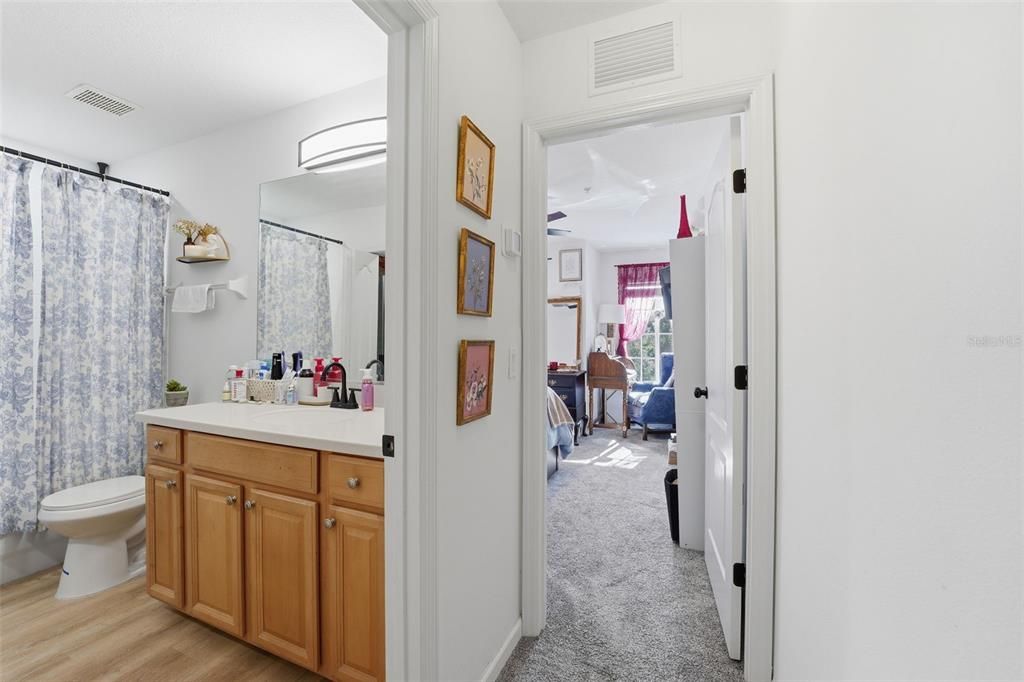 待售: $245,000 (2 贝兹, 2 浴室, 1537 平方英尺)