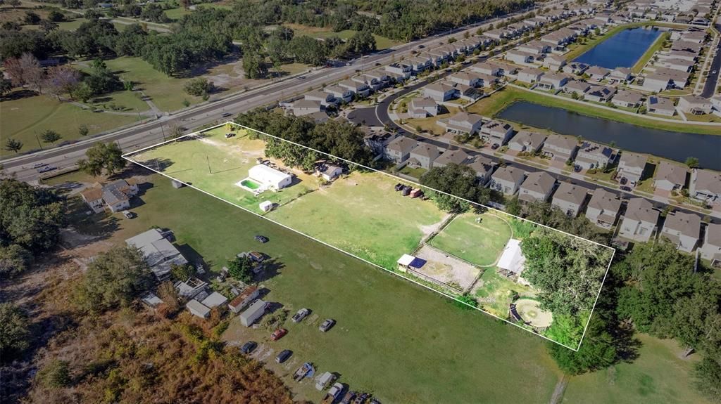 For Sale: $1,400,000 (2.50 acres)