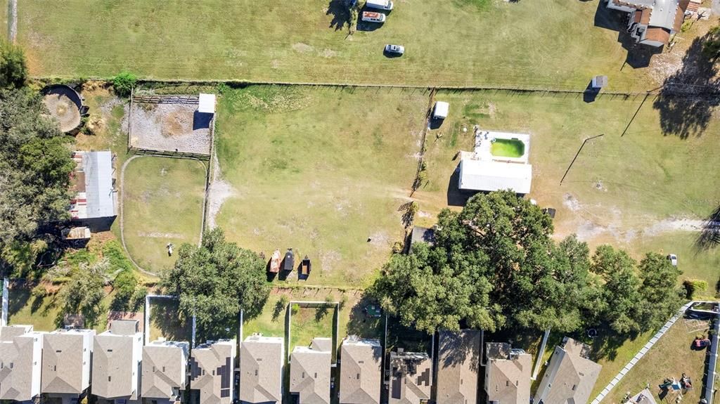 For Sale: $1,400,000 (2.50 acres)