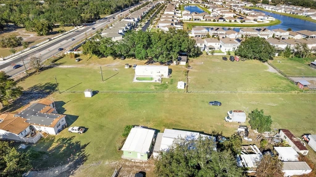 For Sale: $1,400,000 (2.50 acres)