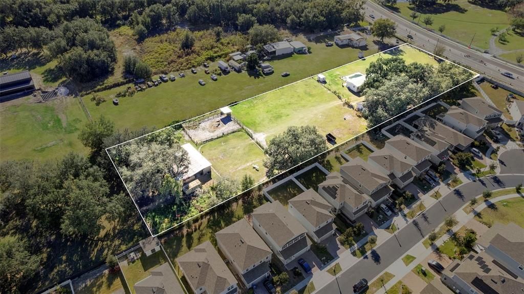 For Sale: $1,400,000 (2.50 acres)