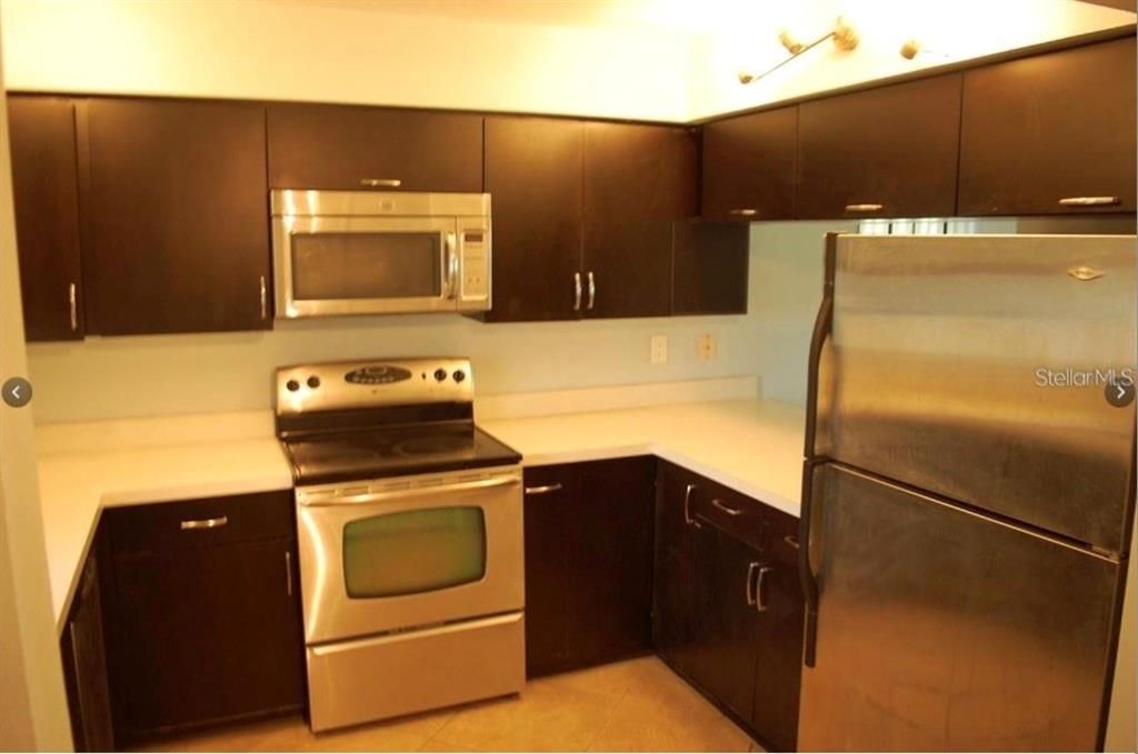 For Rent: $1,990 (2 beds, 2 baths, 1030 Square Feet)