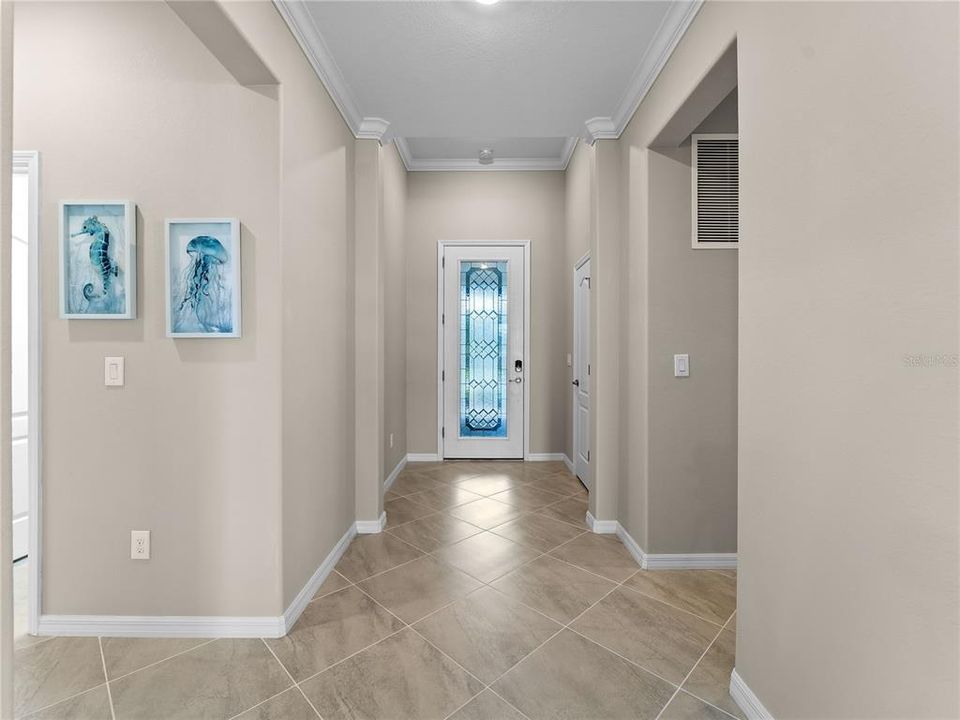 For Sale: $359,000 (3 beds, 3 baths, 1857 Square Feet)