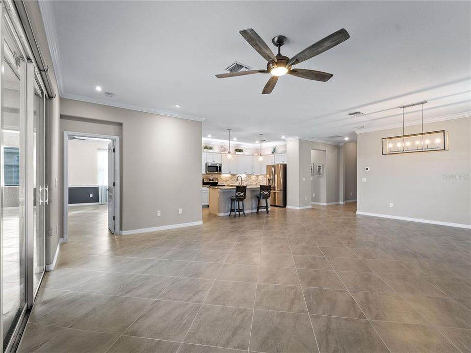 For Sale: $359,000 (3 beds, 3 baths, 1857 Square Feet)