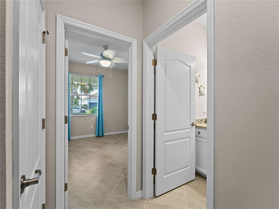 For Sale: $359,000 (3 beds, 3 baths, 1857 Square Feet)