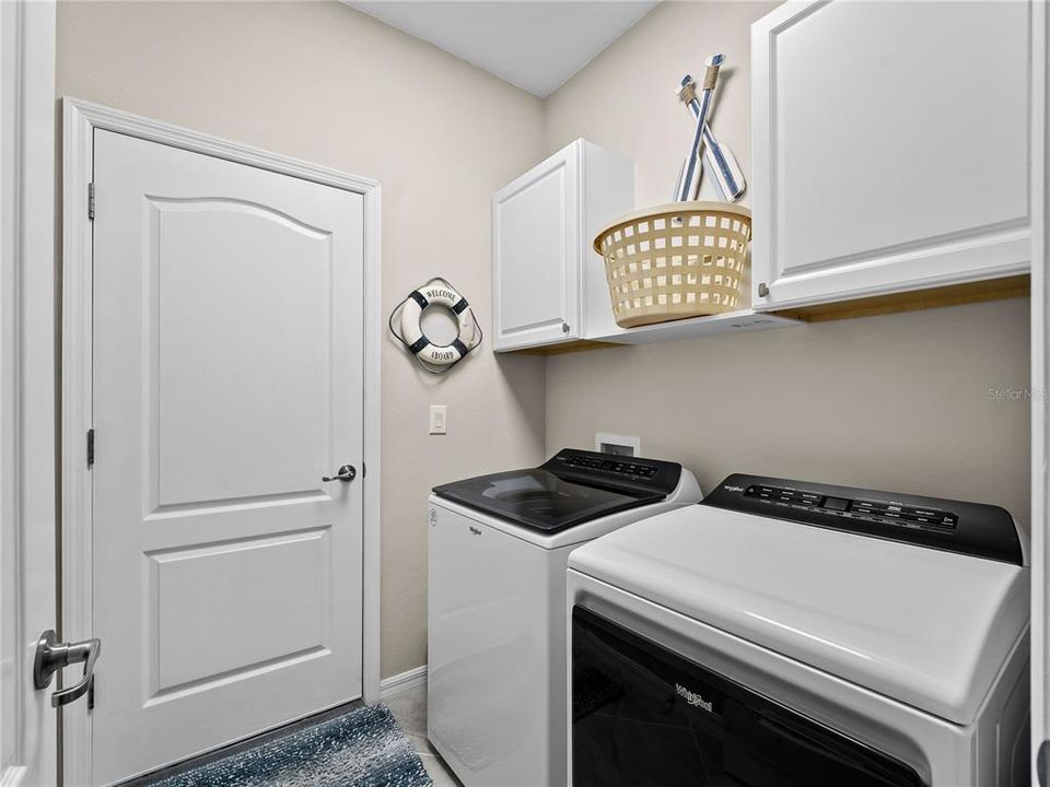 For Sale: $359,000 (3 beds, 3 baths, 1857 Square Feet)