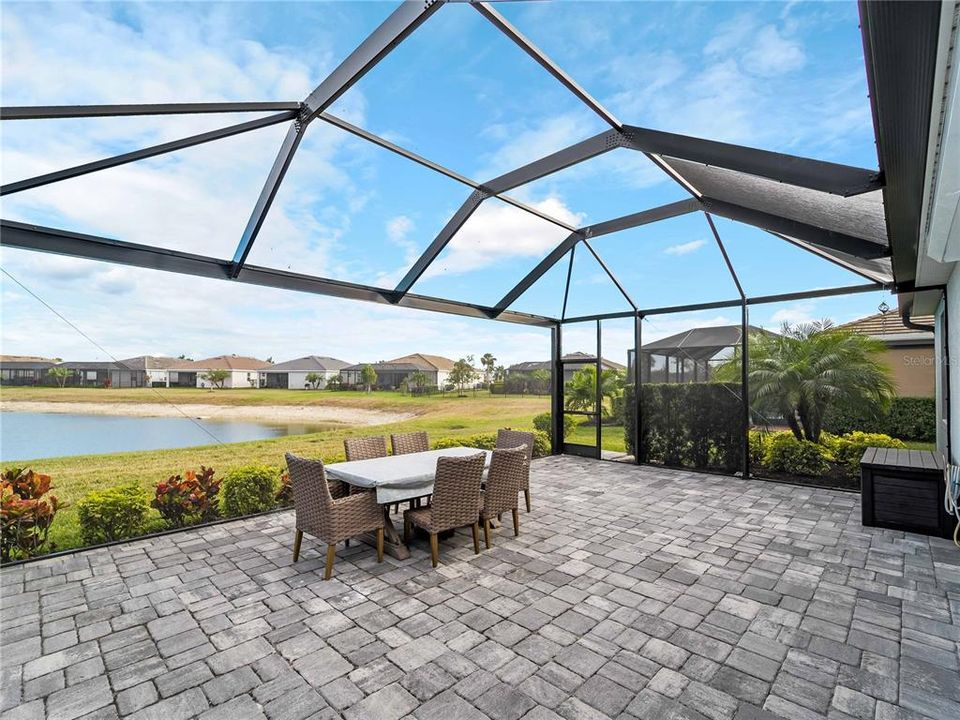 For Sale: $359,000 (3 beds, 3 baths, 1857 Square Feet)