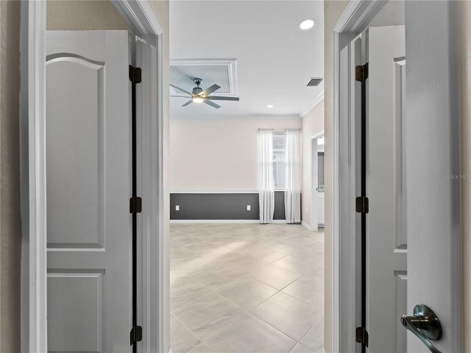 For Sale: $359,000 (3 beds, 3 baths, 1857 Square Feet)