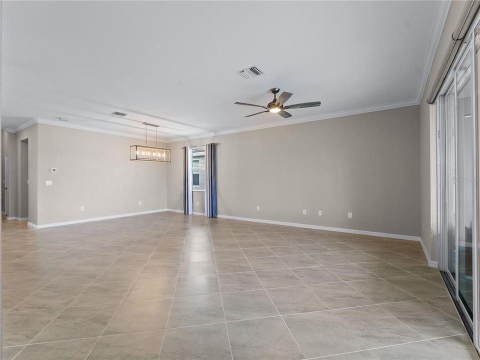 For Sale: $359,000 (3 beds, 3 baths, 1857 Square Feet)