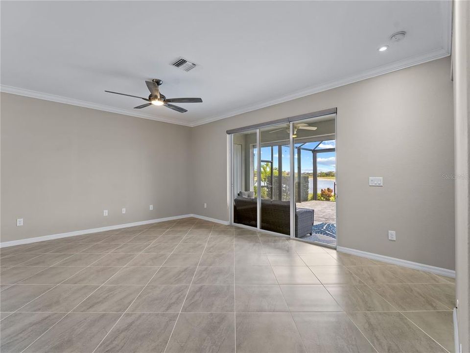 For Sale: $359,000 (3 beds, 3 baths, 1857 Square Feet)