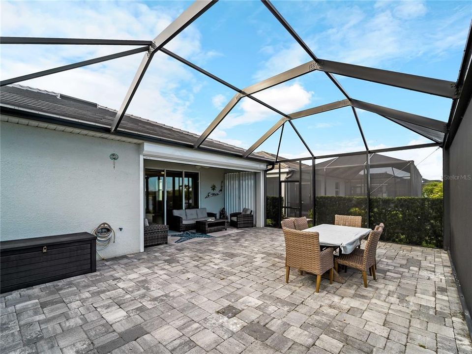 For Sale: $359,000 (3 beds, 3 baths, 1857 Square Feet)