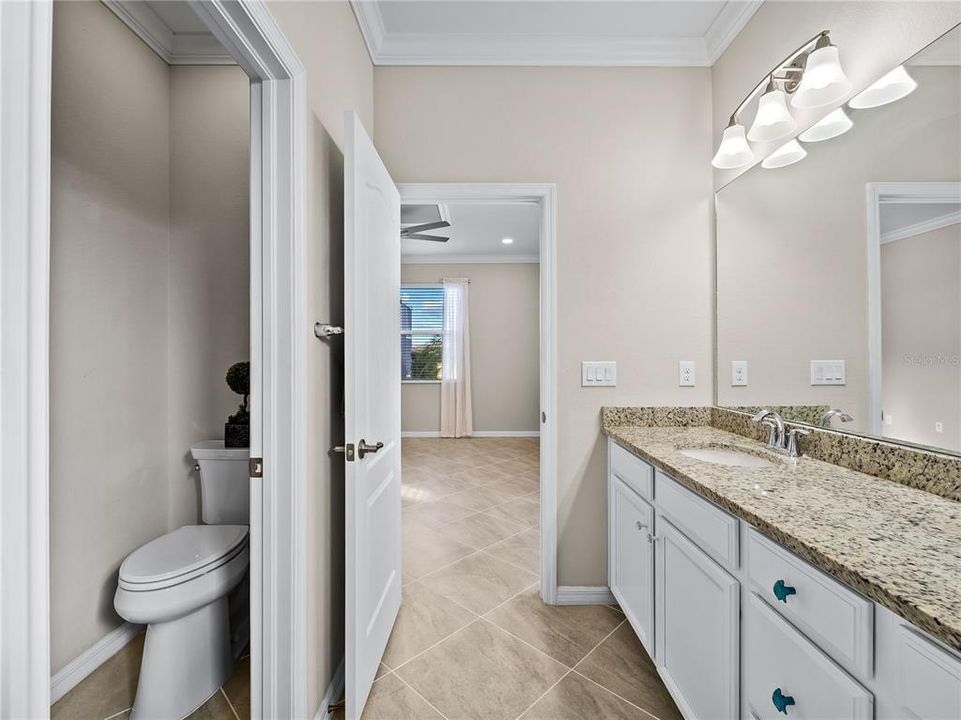 For Sale: $359,000 (3 beds, 3 baths, 1857 Square Feet)