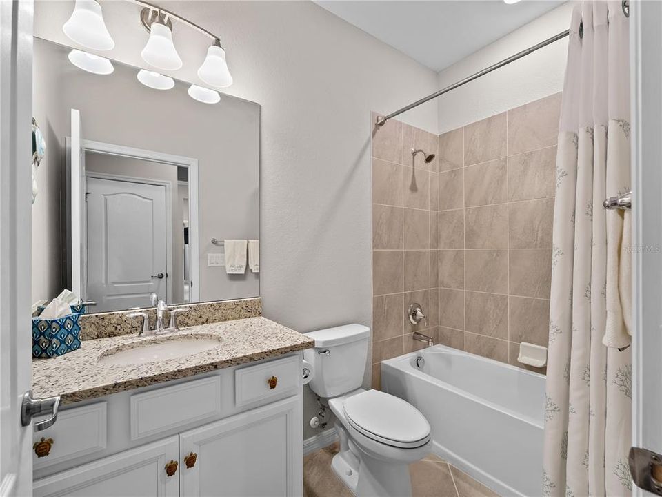 For Sale: $359,000 (3 beds, 3 baths, 1857 Square Feet)