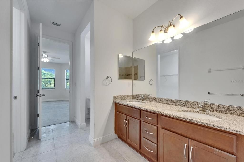 For Sale: $499,000 (4 beds, 5 baths, 3361 Square Feet)