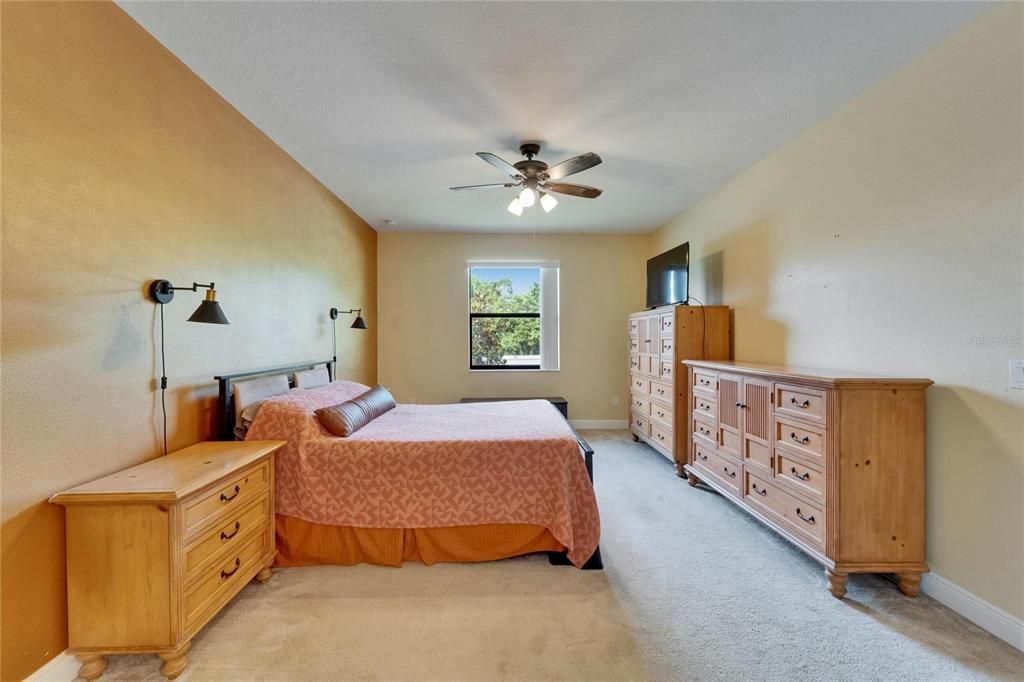 For Sale: $499,000 (4 beds, 5 baths, 3361 Square Feet)