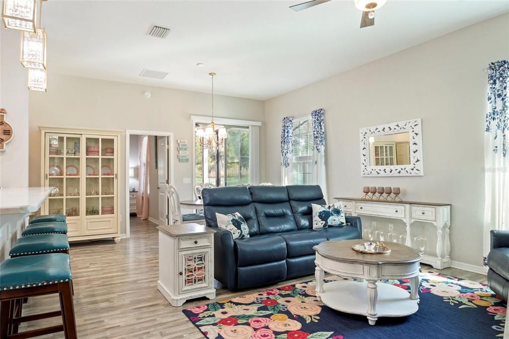 En Venta: $424,888 (3 camas, 2 baños, 1504 Pies cuadrados)