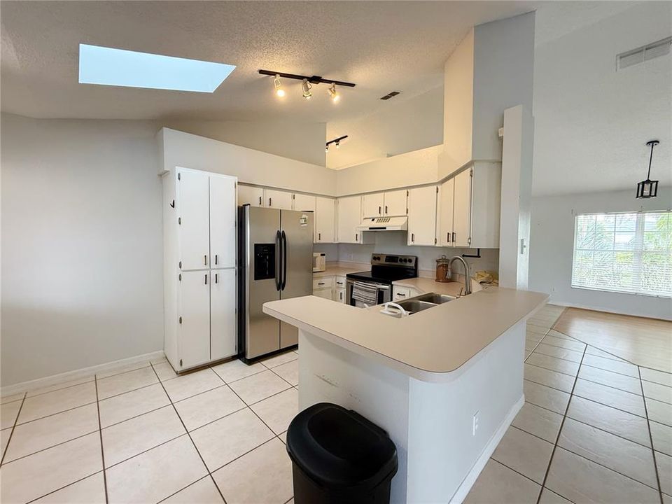 For Sale: $340,000 (4 beds, 2 baths, 1864 Square Feet)