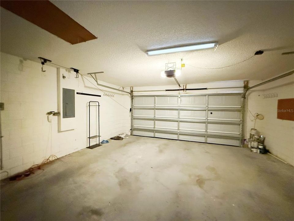 For Sale: $340,000 (4 beds, 2 baths, 1864 Square Feet)