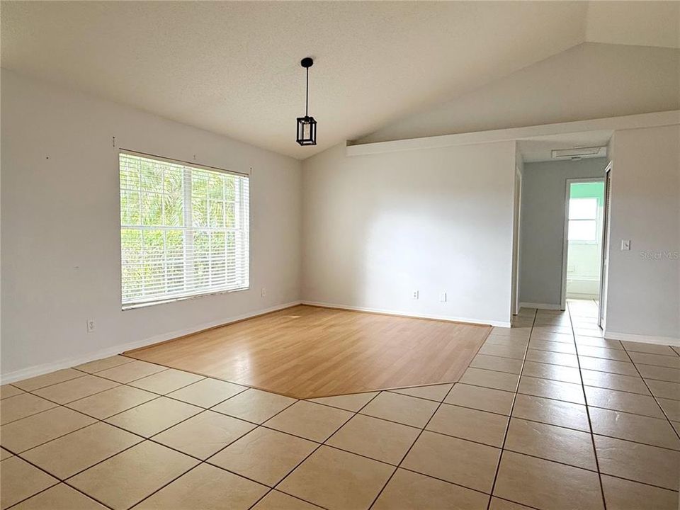 For Sale: $340,000 (4 beds, 2 baths, 1864 Square Feet)