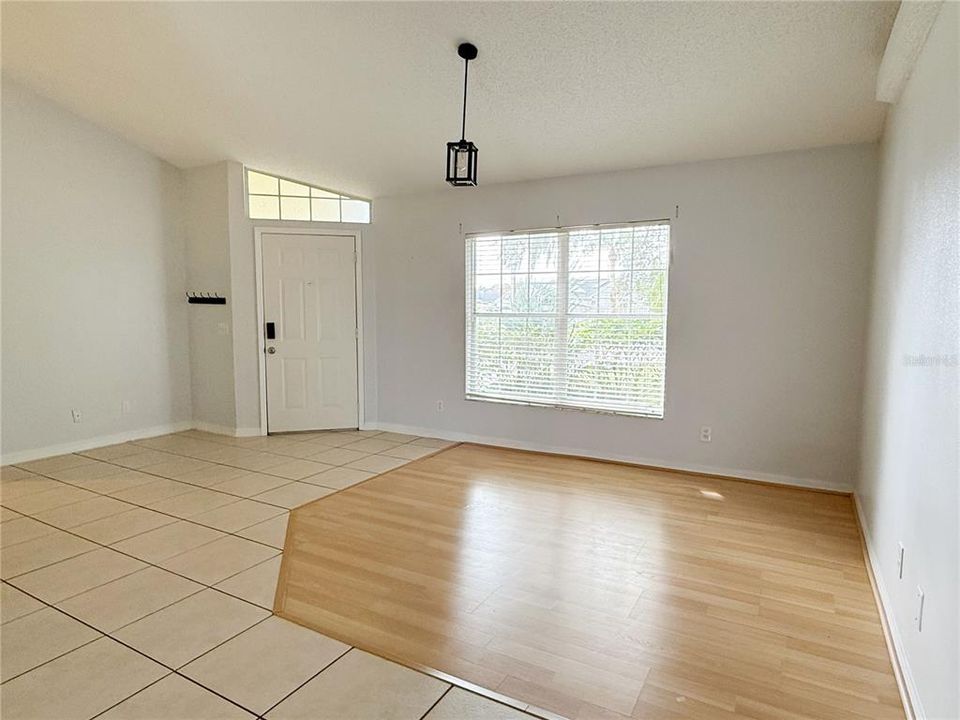 For Sale: $340,000 (4 beds, 2 baths, 1864 Square Feet)