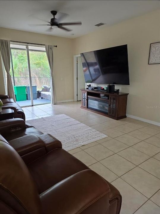 En Venta: $379,000 (3 camas, 2 baños, 1603 Pies cuadrados)