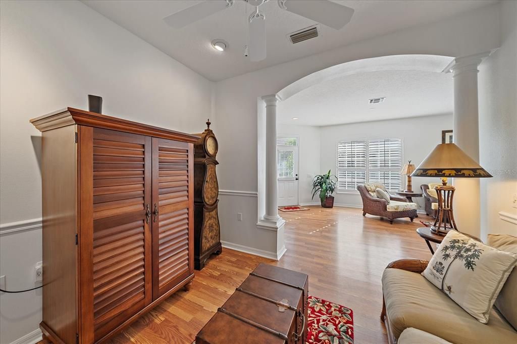 待售: $420,000 (2 贝兹, 2 浴室, 1565 平方英尺)