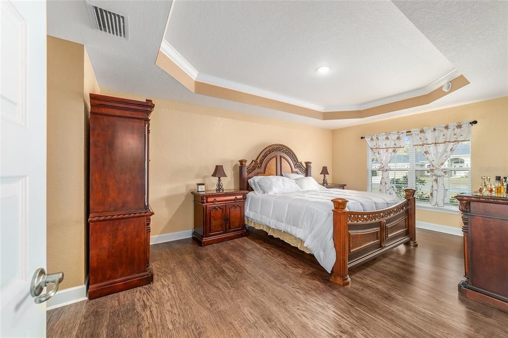 En Venta: $335,000 (3 camas, 2 baños, 2035 Pies cuadrados)