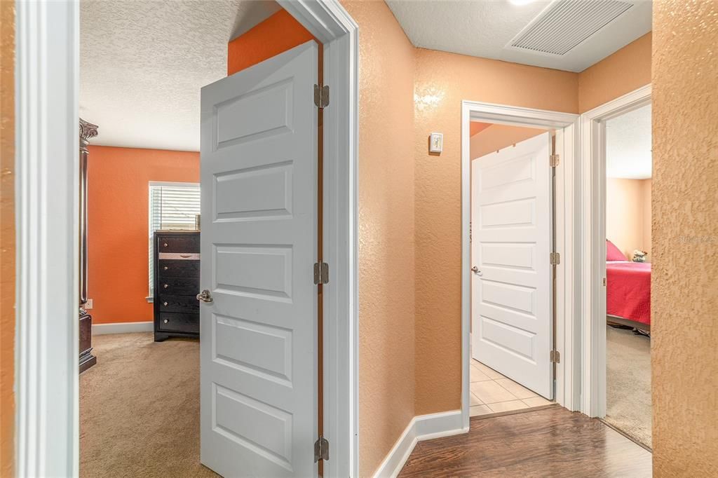 En Venta: $335,000 (3 camas, 2 baños, 2035 Pies cuadrados)