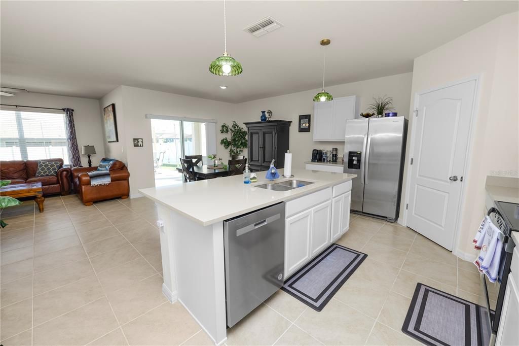 En Venta: $344,900 (4 camas, 2 baños, 1826 Pies cuadrados)