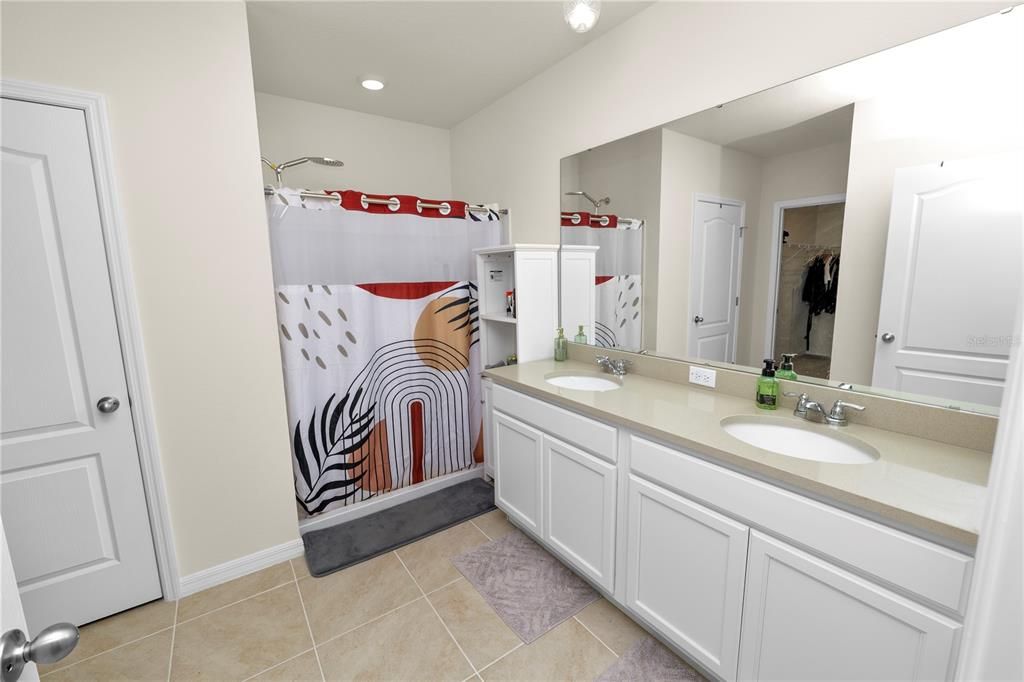 En Venta: $344,900 (4 camas, 2 baños, 1826 Pies cuadrados)