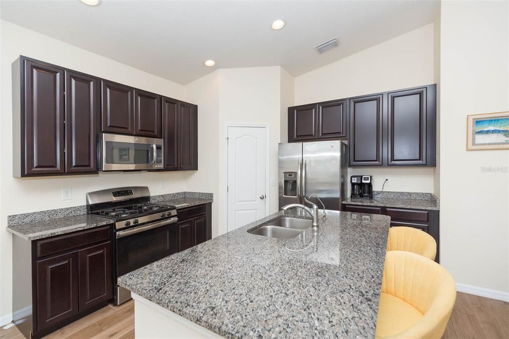 На продажу: $369,900 (3 спален, 2 ванн, 1494 Квадратных фут)