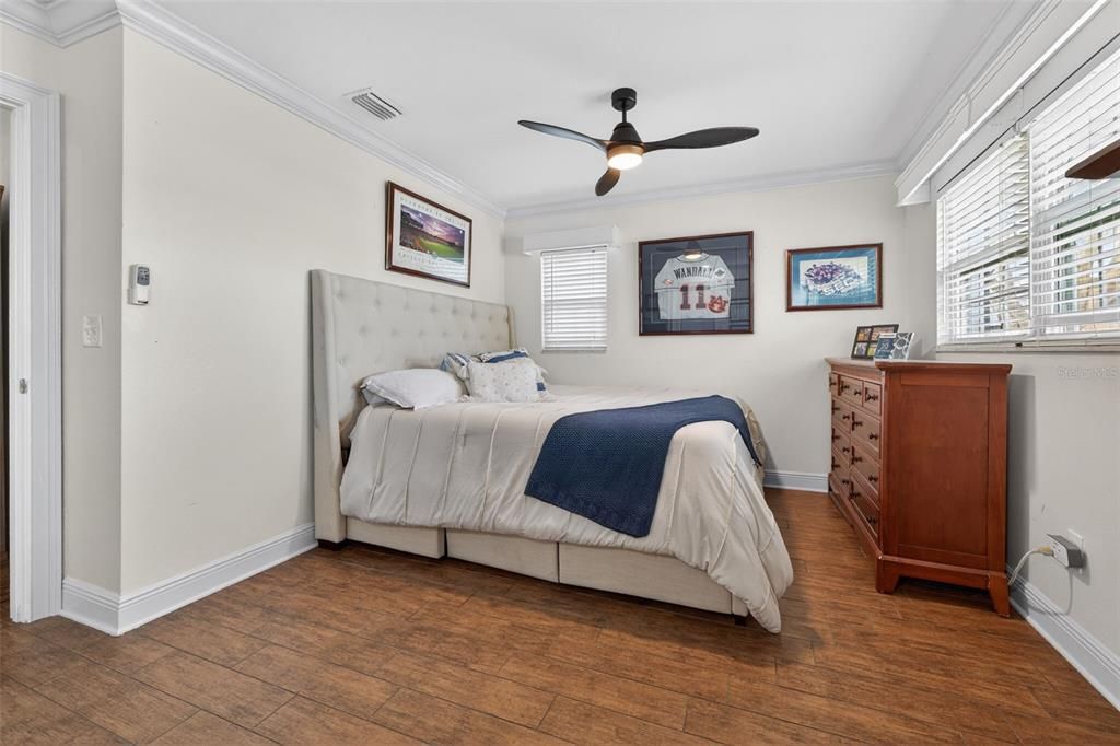 На продажу: $949,000 (4 спален, 3 ванн, 2426 Квадратных фут)