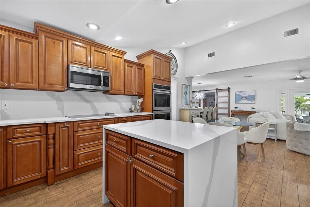 На продажу: $949,000 (4 спален, 3 ванн, 2426 Квадратных фут)