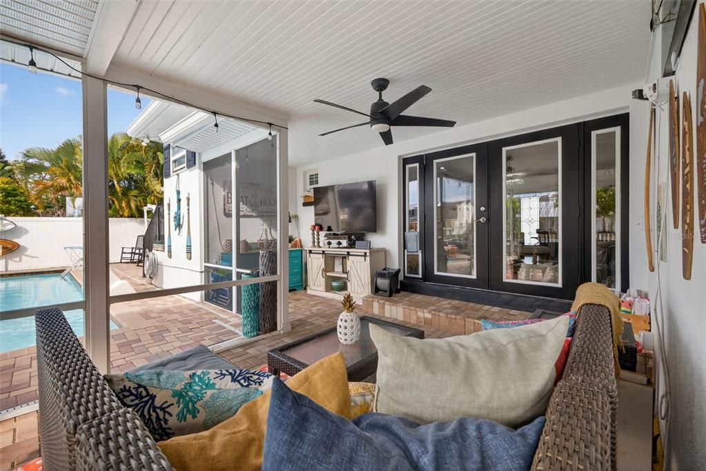 На продажу: $949,000 (4 спален, 3 ванн, 2426 Квадратных фут)